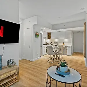 elegant-cozy-two-bedroom-duplex-in-the-heart-of-yaletown.vancouver-hotels-bc.net/